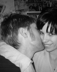 Сучка с хорошей попкой весьма откровенна 1 фотография Сучка с хорошей попкой весьма откровенна 1 фотография