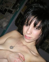 Сучка с хорошей попкой весьма откровенна 14 фотография Сучка с хорошей попкой весьма откровенна 14 фотография