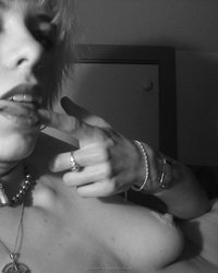 Сучка с хорошей попкой весьма откровенна 18 фотография Сучка с хорошей попкой весьма откровенна 18 фотография