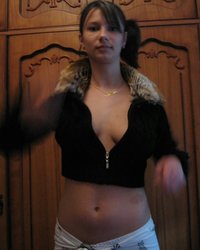 Студентка крутит попкой перед парнем 6 фотография Студентка крутит попкой перед парнем 6 фотография