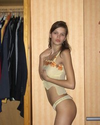 Мастурбирует писю розовым дилдо 25 фотография Мастурбирует писю розовым дилдо 25 фотография