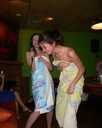 Встреча бывших однокурсниц в сауне 24 фотография