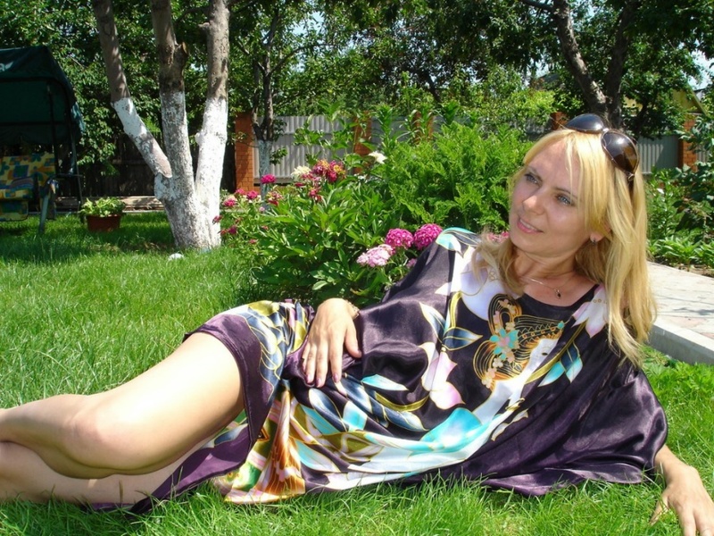 Дамочка бальзаковского возраста любит трахаться в киску и анус 1 фото