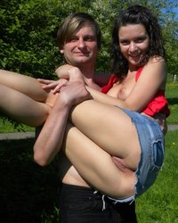 Нимфоманка трахает себя искусственным фаллосом на кухонном столе 1 фотография Нимфоманка трахает себя искусственным фаллосом на кухонном столе 1 фотография