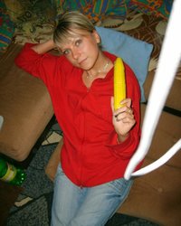 Сучка показала свою манду и как она любит сосать 3 фотография Сучка показала свою манду и как она любит сосать 3 фотография