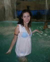 Жена позирует супругу в отпуске 2 фотография Жена позирует супругу в отпуске 2 фотография