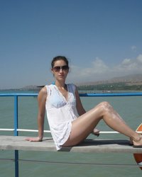 Жена позирует супругу в отпуске 1 фотография Жена позирует супругу в отпуске 1 фотография