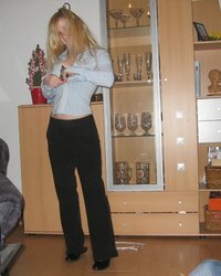 Парень снимает подружку, которая в ванной приводит себя в порядок 15 фотография Парень снимает подружку, которая в ванной приводит себя в порядок 15 фотография