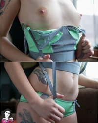 Элла взяла игрушечную камеру в качестве аксессуара 21 фотография Элла взяла игрушечную камеру в качестве аксессуара 21 фотография