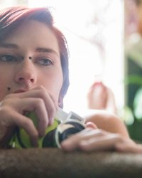 Элла взяла игрушечную камеру в качестве аксессуара 23 фотография Элла взяла игрушечную камеру в качестве аксессуара 23 фотография