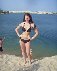 Брюнетка в ванной ждет любовника 2 фотография