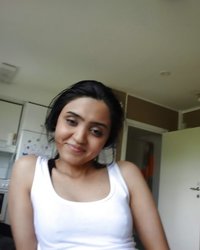 Сирийка любит сниматься без одежды 4 фотография Сирийка любит сниматься без одежды 4 фотография