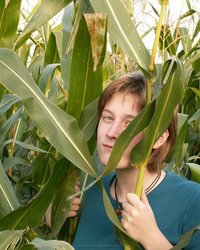 Девка засунула в себя кукурузу 2 фотография Девка засунула в себя кукурузу 2 фотография