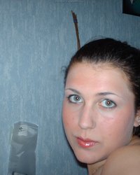 Деваха запихнула в пилотку расческу 4 фотография Деваха запихнула в пилотку расческу 4 фотография