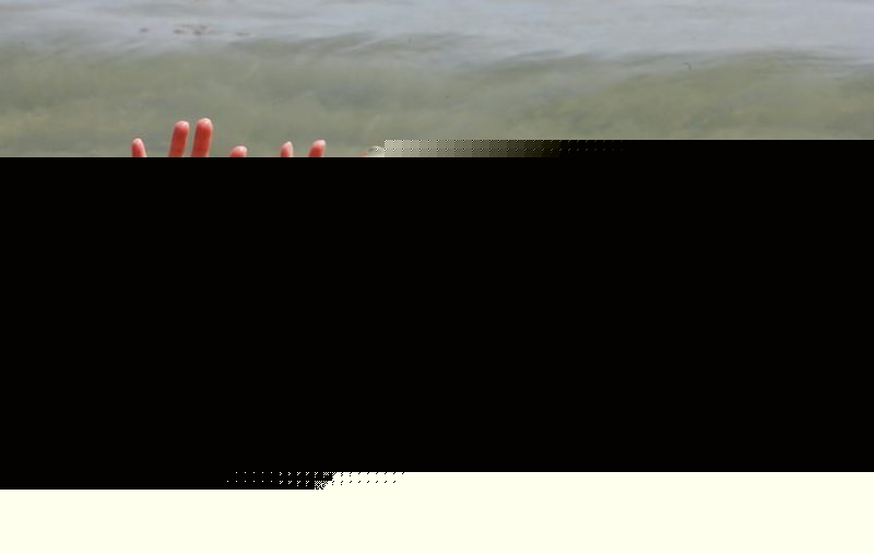 Натали позирует на водном мотоцикле 18 фото