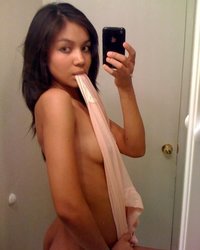 Студентки с красивыми сиськами делают обнаженное селфи 12 фотография Студентки с красивыми сиськами делают обнаженное селфи 12 фотография