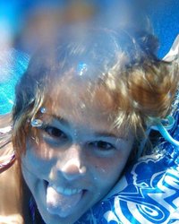 Молодуха в бассейне светит обнаженным телом и отсасывает парню под водой 10 фотография Молодуха в бассейне светит обнаженным телом и отсасывает парню под водой 10 фотография