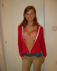 Милаха с упругой попкой отсосала кавалеру перед камерой и отдалась ему 14 фотография