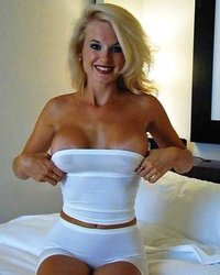 Привлекательные мамаши в нижнем белье перед камерами 6 фотография Привлекательные мамаши в нижнем белье перед камерами 6 фотография