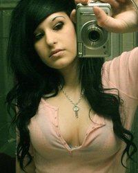 Молодые девушки позируют перед зеркалом в нижнем белье 11 фотография Молодые девушки позируют перед зеркалом в нижнем белье 11 фотография