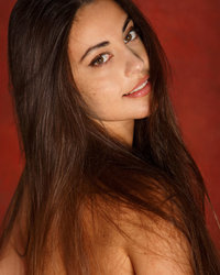 Молодая красотка Лорена разделась для парня 18 фотография Молодая красотка Лорена разделась для парня 18 фотография