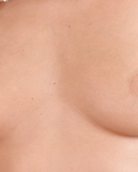 Горячая брюнетка искушает аппетитными дырочками 11 фотография Горячая брюнетка искушает аппетитными дырочками 11 фотография