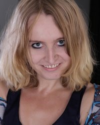 Разгоряченная фифа приготовила пилотку к вторжению 1 фотография Разгоряченная фифа приготовила пилотку к вторжению 1 фотография