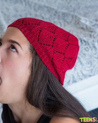 Брюнетка в шапке страстно отослала у любовника 12 фотография Брюнетка в шапке страстно отослала у любовника 12 фотография