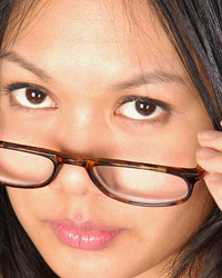 Тайка разделась и искушает своей аккуратной щелкой 1 фотография Тайка разделась и искушает своей аккуратной щелкой 1 фотография