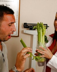 Ловелас страстно оттрахал врачиху в ее сочную пизденку 2 фотография Ловелас страстно оттрахал врачиху в ее сочную пизденку 2 фотография