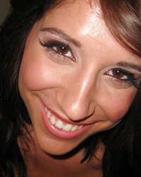 Нимфа зашла в дом и обнажила киску 5 фотография Нимфа зашла в дом и обнажила киску 5 фотография