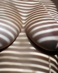 Частные селфи натуральных и больших сисек молодой студентки 10 фотография