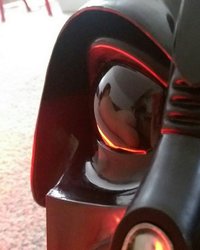 Голая баба перед камерой с мечем Джидая и шлемом 14 фотография Голая баба перед камерой с мечем Джидая и шлемом 14 фотография