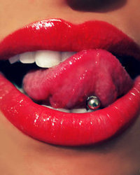 Красавицы засняли свои пухлые губки и мокрые язычки 12 фотография Красавицы засняли свои пухлые губки и мокрые язычки 12 фотография