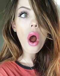 Красавицы засняли свои пухлые губки и мокрые язычки 13 фотография Красавицы засняли свои пухлые губки и мокрые язычки 13 фотография