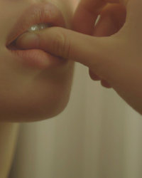 Красавицы засняли свои пухлые губки и мокрые язычки 16 фотография Красавицы засняли свои пухлые губки и мокрые язычки 16 фотография