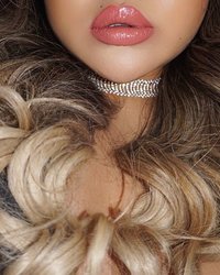 Красавицы засняли свои пухлые губки и мокрые язычки 18 фотография Красавицы засняли свои пухлые губки и мокрые язычки 18 фотография