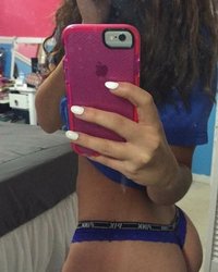 Девушка регулярно снимает на камеру упругую попку в стрингах и порой позирует голышом 19 фотография Девушка регулярно снимает на камеру упругую попку в стрингах и порой позирует голышом 19 фотография