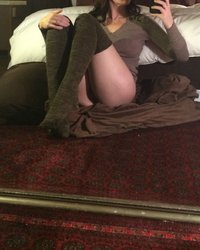 Подборка с длинноногой брюнеткой, которая показывает большие сиськи и голую пилотку 4 фотография Подборка с длинноногой брюнеткой, которая показывает большие сиськи и голую пилотку 4 фотография