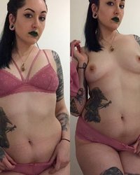 Подборка с татуированной телкой, которая любит позировать голышом 15 фотография Подборка с татуированной телкой, которая любит позировать голышом 15 фотография