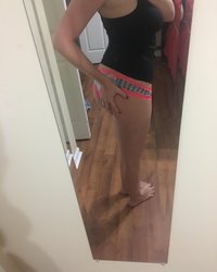 Грудастая баба в домашней обстановке светит пилоткой и большими дойками 5 фотография Грудастая баба в домашней обстановке светит пилоткой и большими дойками 5 фотография