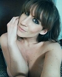 Модель с красивыми глазами и большими дойками позирует голышом 16 фотография Модель с красивыми глазами и большими дойками позирует голышом 16 фотография