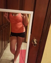 Домашняя съемка сексуальной девицы в спортивном наряде 9 фотография Домашняя съемка сексуальной девицы в спортивном наряде 9 фотография