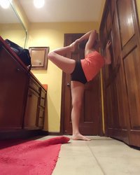 Домашняя съемка сексуальной девицы в спортивном наряде 13 фотография Домашняя съемка сексуальной девицы в спортивном наряде 13 фотография