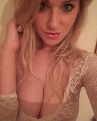 Белокурая красотка с сочными формами делает обнаженное селфи 15 фотография Белокурая красотка с сочными формами делает обнаженное селфи 15 фотография