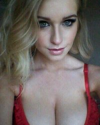 Белокурая красотка с сочными формами делает обнаженное селфи 16 фотография Белокурая красотка с сочными формами делает обнаженное селфи 16 фотография