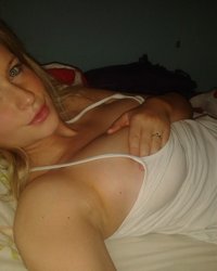 Белокурая красотка с сочными формами делает обнаженное селфи 6 фотография Белокурая красотка с сочными формами делает обнаженное селфи 6 фотография