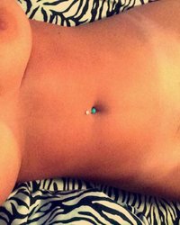 Голые селфи из дома потаскушки с натуральными сиськами 4 фотография Голые селфи из дома потаскушки с натуральными сиськами 4 фотография