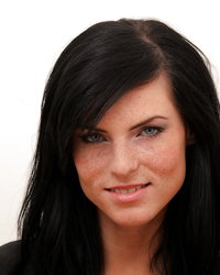 Брюнетка засовывает в щель розовый дилдо и измеряет глубину пилотки 1 фотография Брюнетка засовывает в щель розовый дилдо и измеряет глубину пилотки 1 фотография