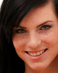 Брюнетка засовывает в щель розовый дилдо и измеряет глубину пилотки 16 фотография Брюнетка засовывает в щель розовый дилдо и измеряет глубину пилотки 16 фотография